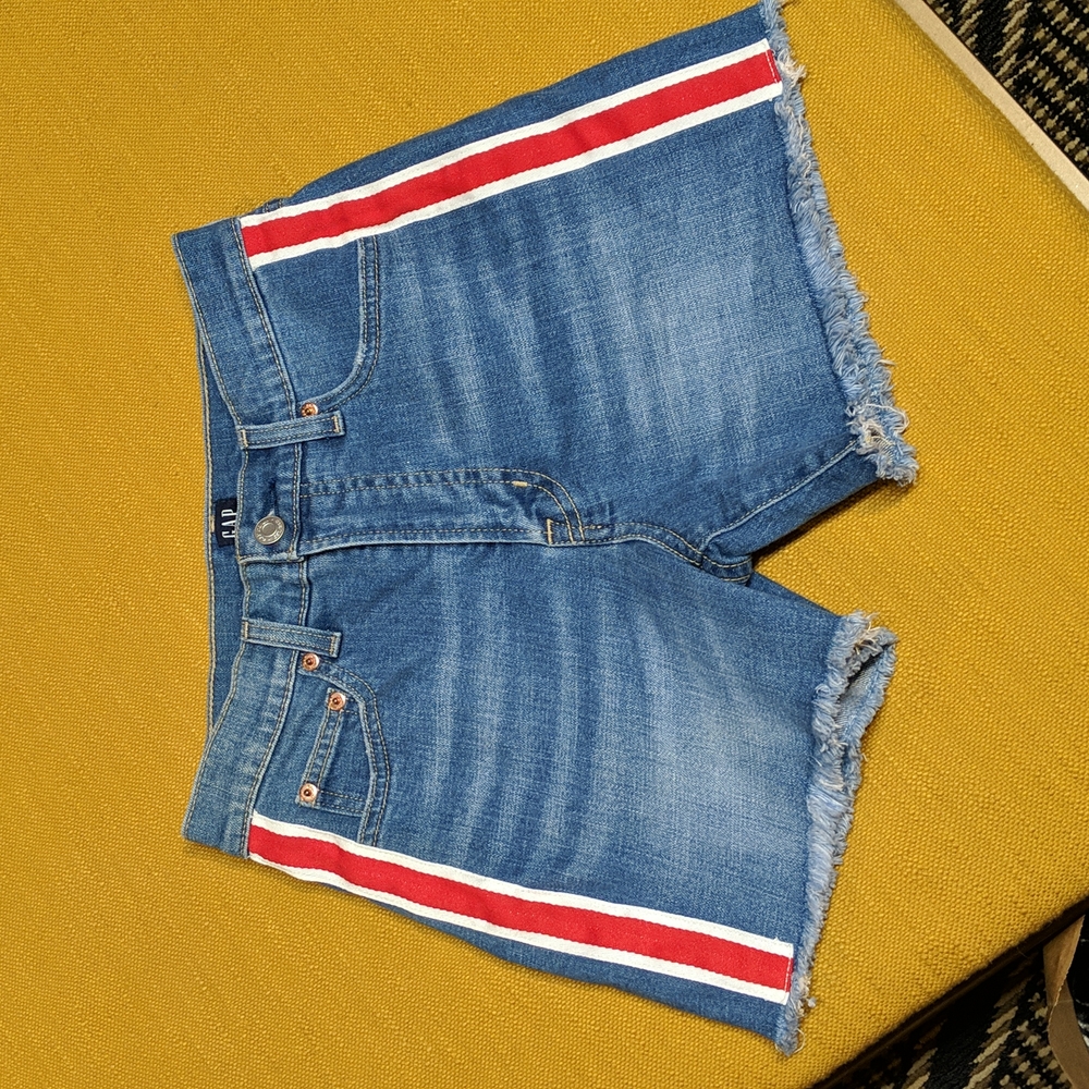 GAP denim high rise 4" shirt with racing stripe ribbon
